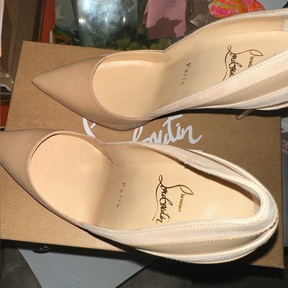 Christian Louboutin - Picture 7 of 8